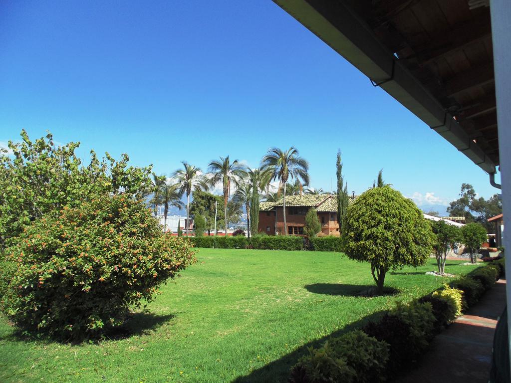 Hosteria Rosa Blanca Puembo Exterior foto
