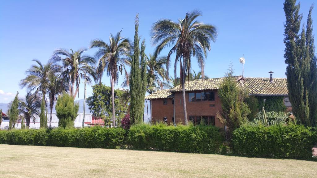 Hosteria Rosa Blanca Puembo Exterior foto